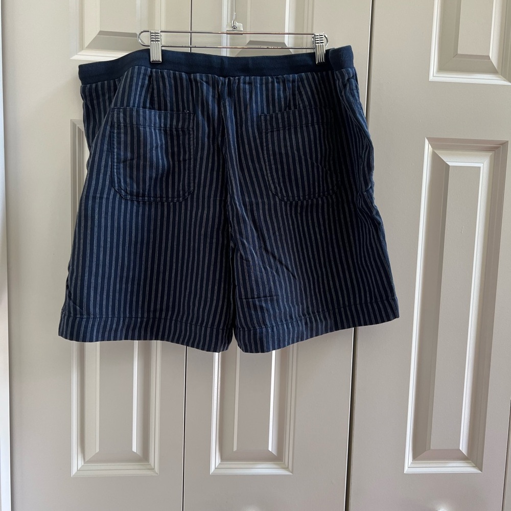 J. Jill Blue and White Shorts with Striped Design - Size XL - Picture 7 of 8